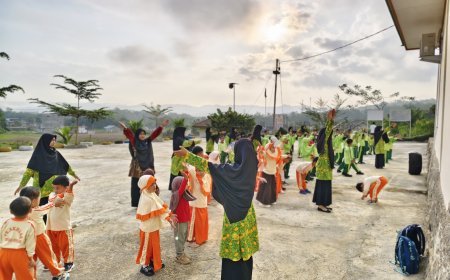 Kamis Ceria Bersama Senam Pagi Santri Akhlak Cendekia Muslim