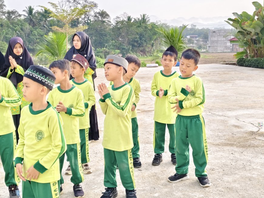 Kamis Ceria Bersama Senam Pagi Santri Akhlak Cendekia Muslim