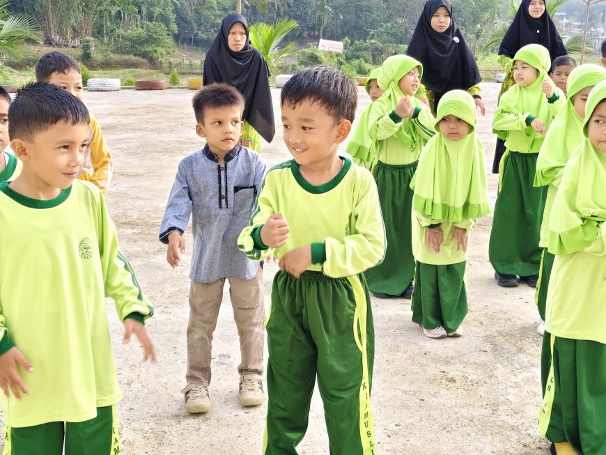 Kamis Ceria Bersama Senam Pagi Santri Akhlak Cendekia Muslim