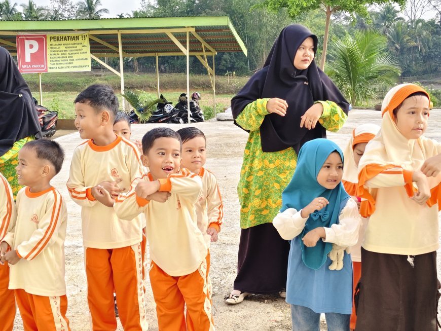 Kamis Ceria Bersama Senam Pagi Santri Akhlak Cendekia Muslim