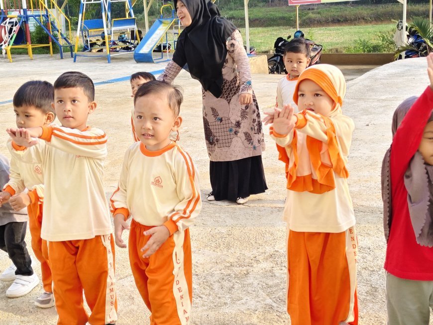 Kamis Ceria Bersama Senam Pagi Santri Akhlak Cendekia Muslim